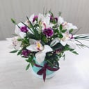 Композиция «Шляпная коробка 1» из орхидей