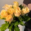 Букет из 7 кремовых роз