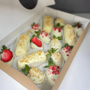 Клубника и банан в шоколаде