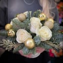 Коробка с цветами «Композиция с нобилисом» из роз