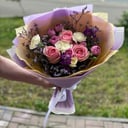 Букет «Всплекс чувств» из роз и гвоздик