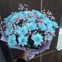 Букет «Приятный комплимент» из хризантем и гипсофил