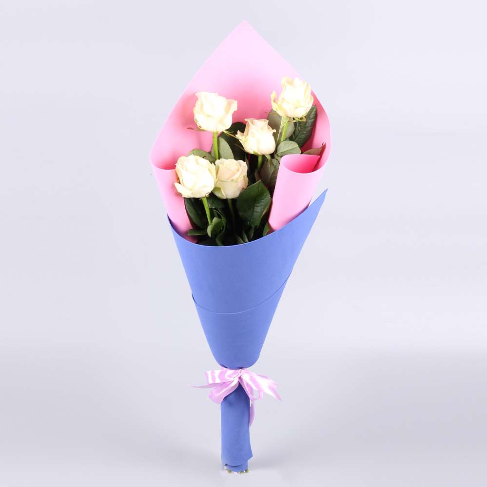 Букет «5 белых роз Росс 50см»