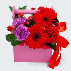 Коробка с цветами «Букет в ящике Закатный миг» из гвоздик и роз