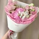 Нежный букет с гортензией из эустом и альстромерий