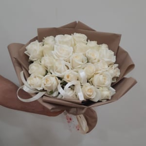 Букет белоснежных роз
