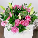 Соловьиная песня из роз и гвоздик