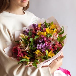 Букет из альстромерии "Жасмин"