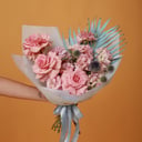 Авторский букет "Когда цветы не молчат" из эустом