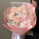 Сборный букет с гортензией и диантусами