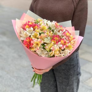 Букет из 15 альстромерий микс