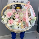 Вау корзина с цветами из роз и хризантем