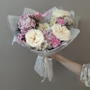 Авторский Букет Твой Целый Мир из роз и альстромерий