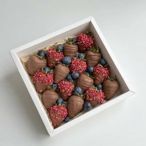 Клубника в шоколаде "Классик" 16 ягод