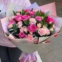 Букет «Презент» из роз и гвоздик