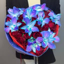 Букет в форме сердце из Роз и Орхидеи