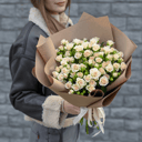 Букет «15 кустовых роз Грация в крафте»