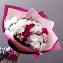 Букет «Малиновый рассвет» из хризантем и гвоздик