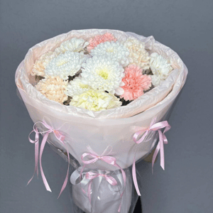 Букет «Свежесть» из гвоздик и хризантем