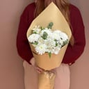 Букет «Кулёк из хризантем с альстромериями»