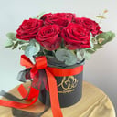 Шляпная коробка с цветами «Элегия» из роз