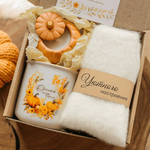 Подарок девушке со свечой и носочками