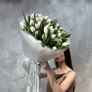 Букет из 51 тюльпана в упаковке