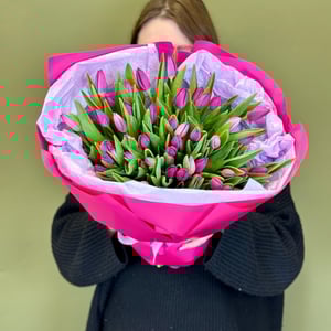 Букет «51 малиновый тюльпан»