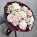 Авторский букет от Anaberry из роз и гвоздик