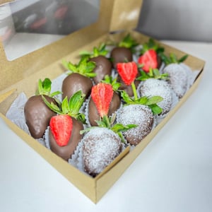 Композиция из клубники «Моей любимой»