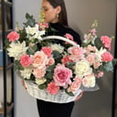 Корзина с розой и маттиолой Элин