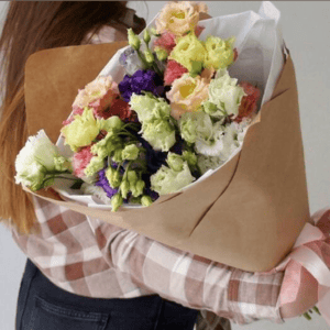 Букет из эустомы