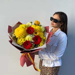 Авторский Букет Крымская Осень из гербер и экзотических цветов