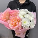 Букет нежный из розы и хризантемы