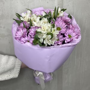 Букет 31 из хризантем и альстромерий