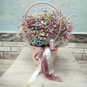 Коробка с цветами «Сумочка с разноцветной гипсофилой»