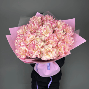 Большой букет французских роз