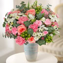 Примавера из гвоздик и роз