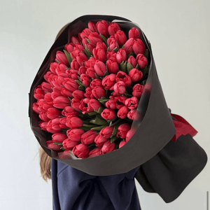 Букет из 101 тюльпана