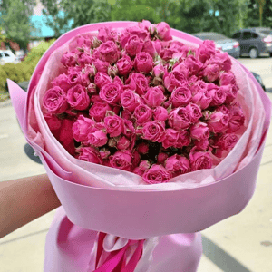 Букет кустовых роз 15 штук