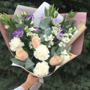 Букет «Нежность» из эустом и роз