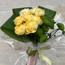 Букет «Мила» из роз и хризантем