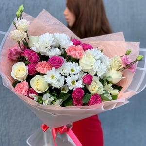 Букет из роз и хризантем