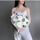 Букет хризантем с эвкалиптом