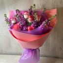 Букет из Маттиолы и розы Эквадор