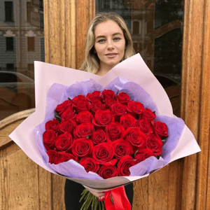 Букет роз с оформлением