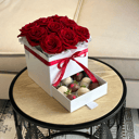 Коробка с цветами «Шкатулка из клубники в шоколаде Фаито L» из роз