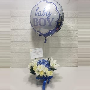 Коробка с цветами «Это мальчик» из роз и хризантем