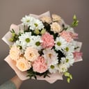 Букет «Ясное утро» из гвоздик и роз