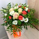 Шляпная коробка с цветами «Прекрасная Афина» из роз и эустом